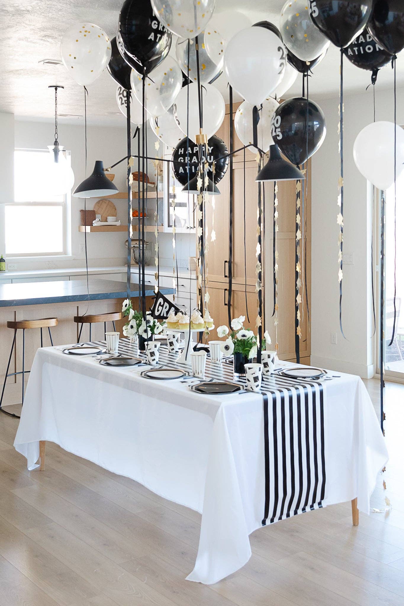 HAPPY GRADUATION BLACK FOIL BALLOON