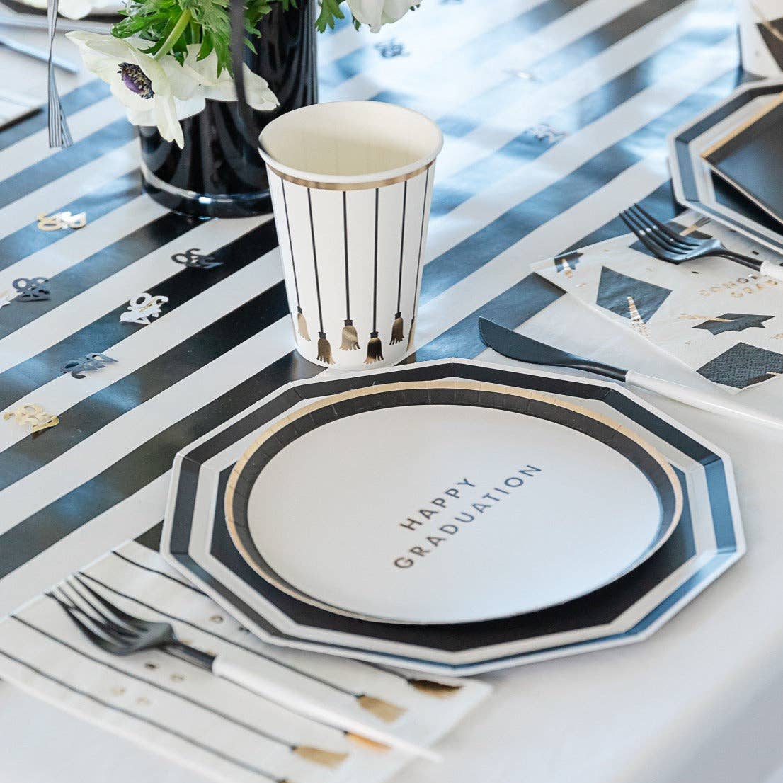 HAPPY GRADUATION SNACK PLATES