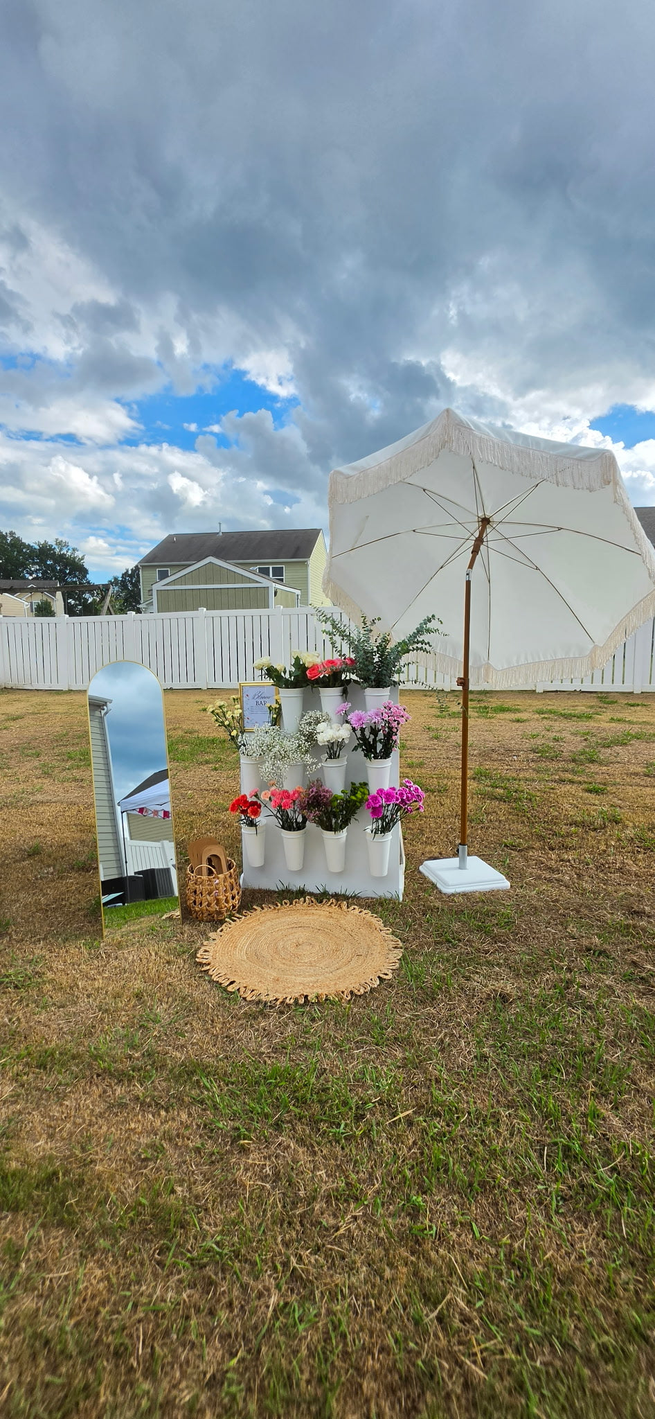 Bloom Bar Stand with Buckets Rental Fee
