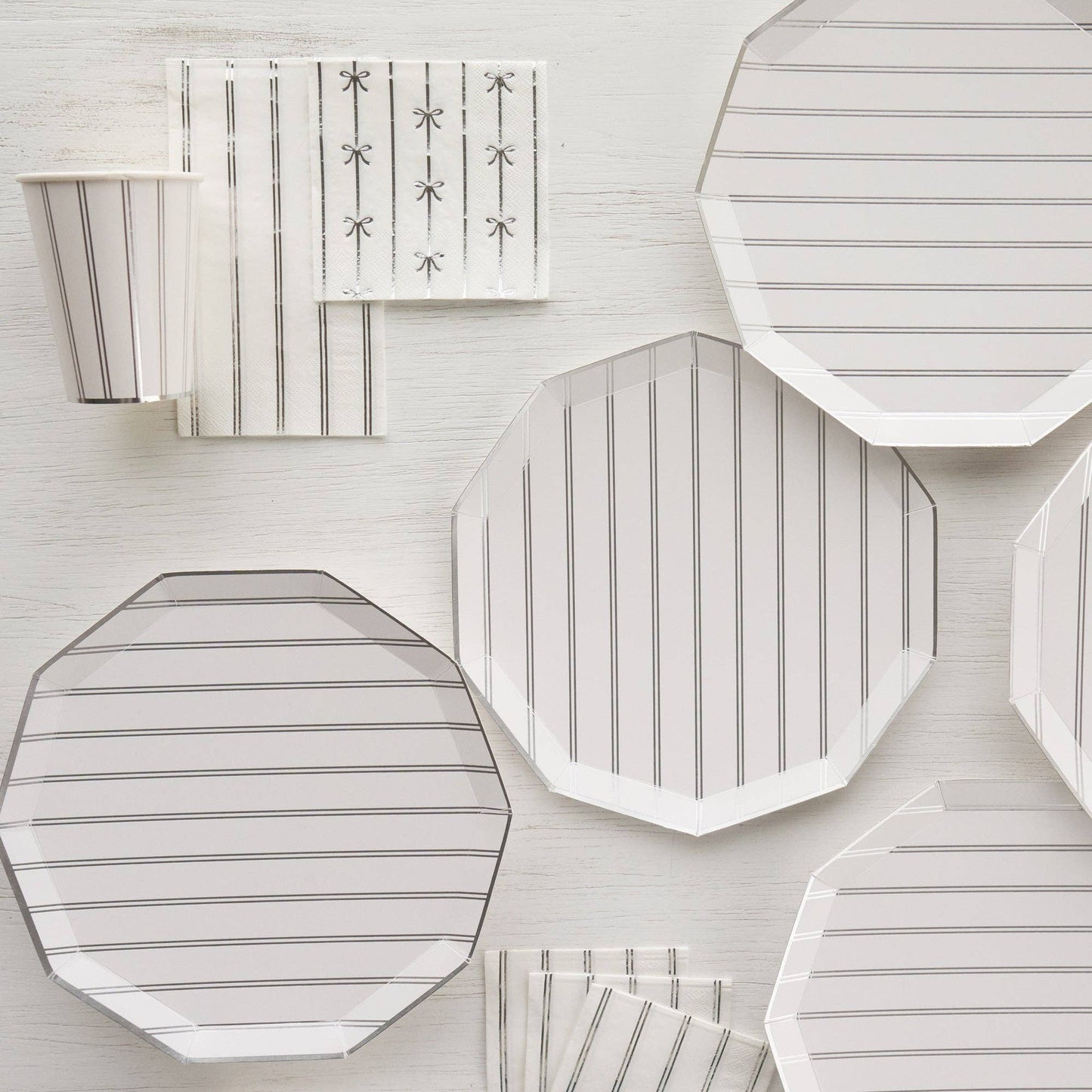 SILVER SIGNATURE STRIPE CUPS Bonjour Fête