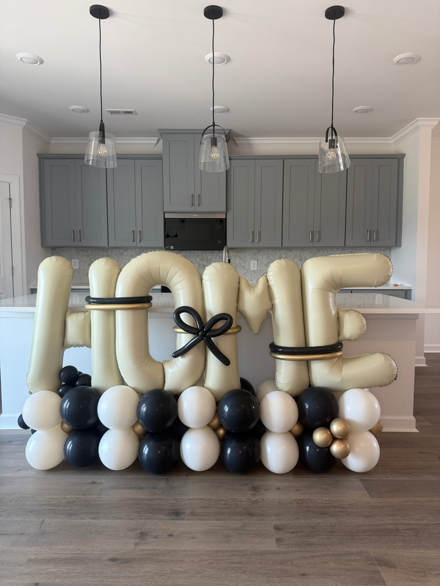 "Home" Deluxe Balloon Bouquet