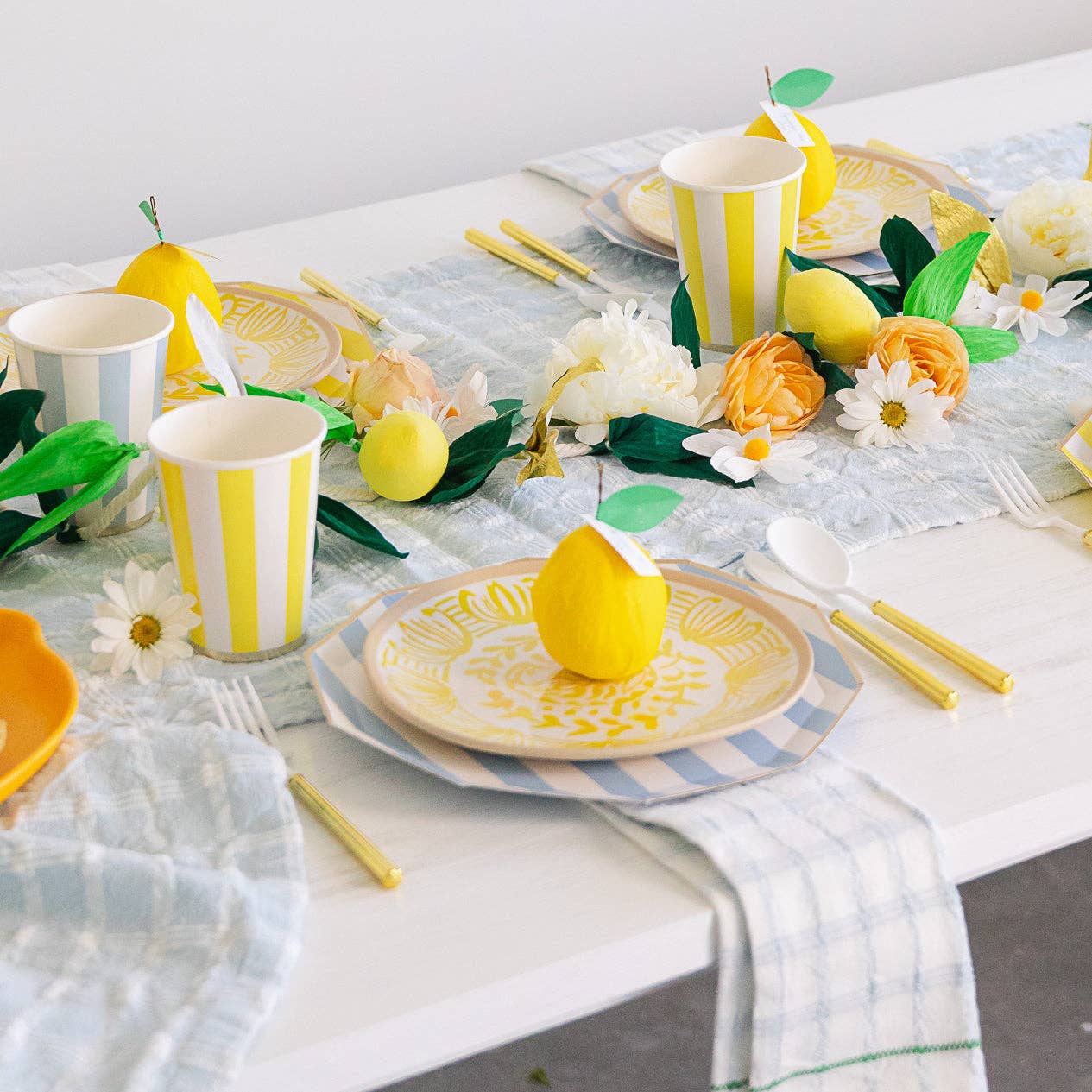 SOLEIL YELLOW CABANA STRIPE CUPS Bonjour Fête